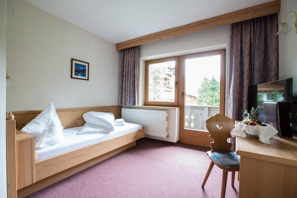 Hotel Hoehlenstein 턱스 외부 사진